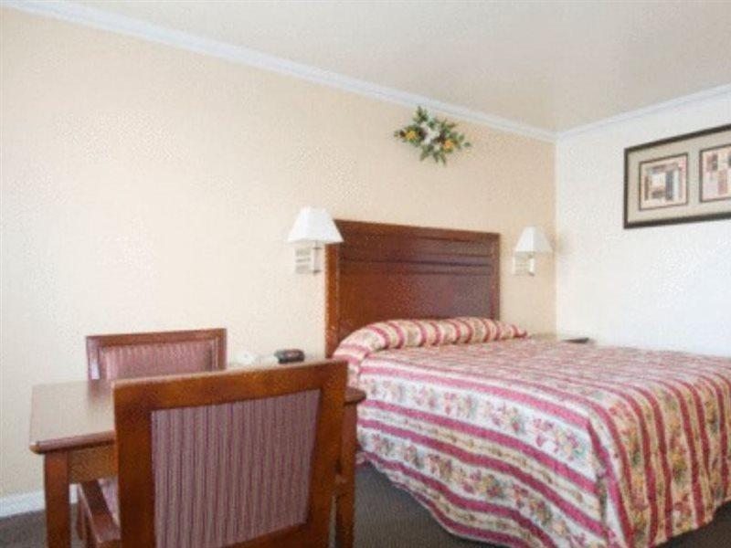 Surestay By Best Western Fresno Central Dış mekan fotoğraf