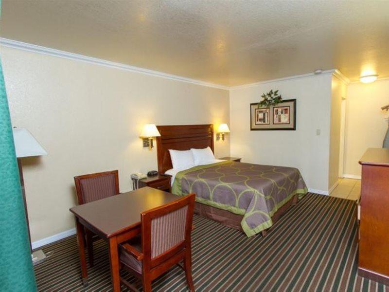 Surestay By Best Western Fresno Central Dış mekan fotoğraf