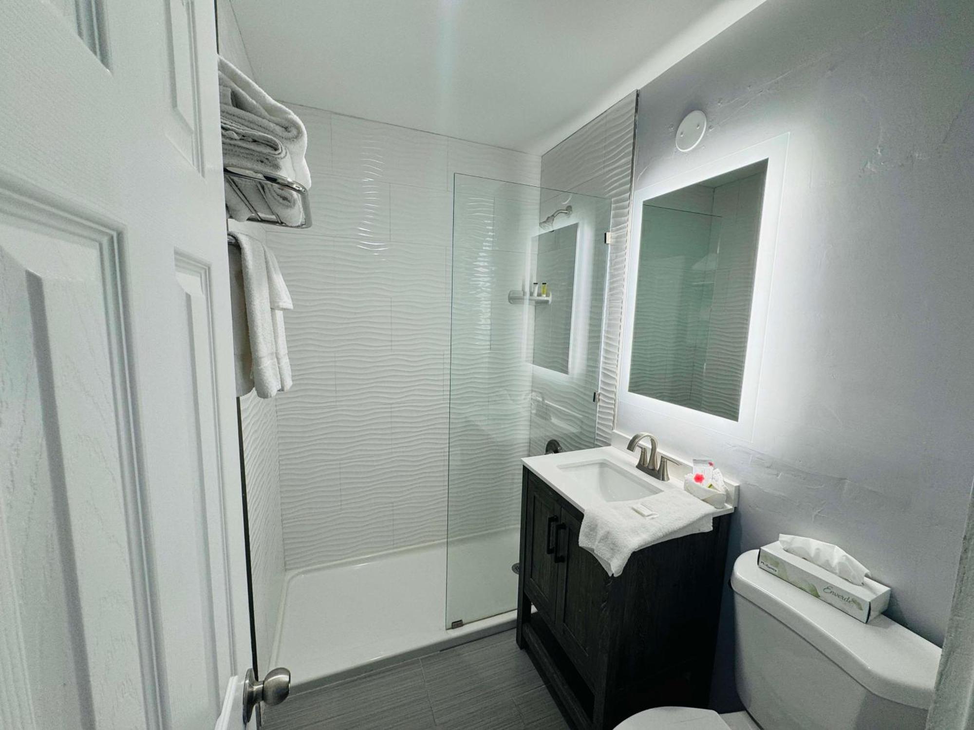 Surestay By Best Western Fresno Central Dış mekan fotoğraf