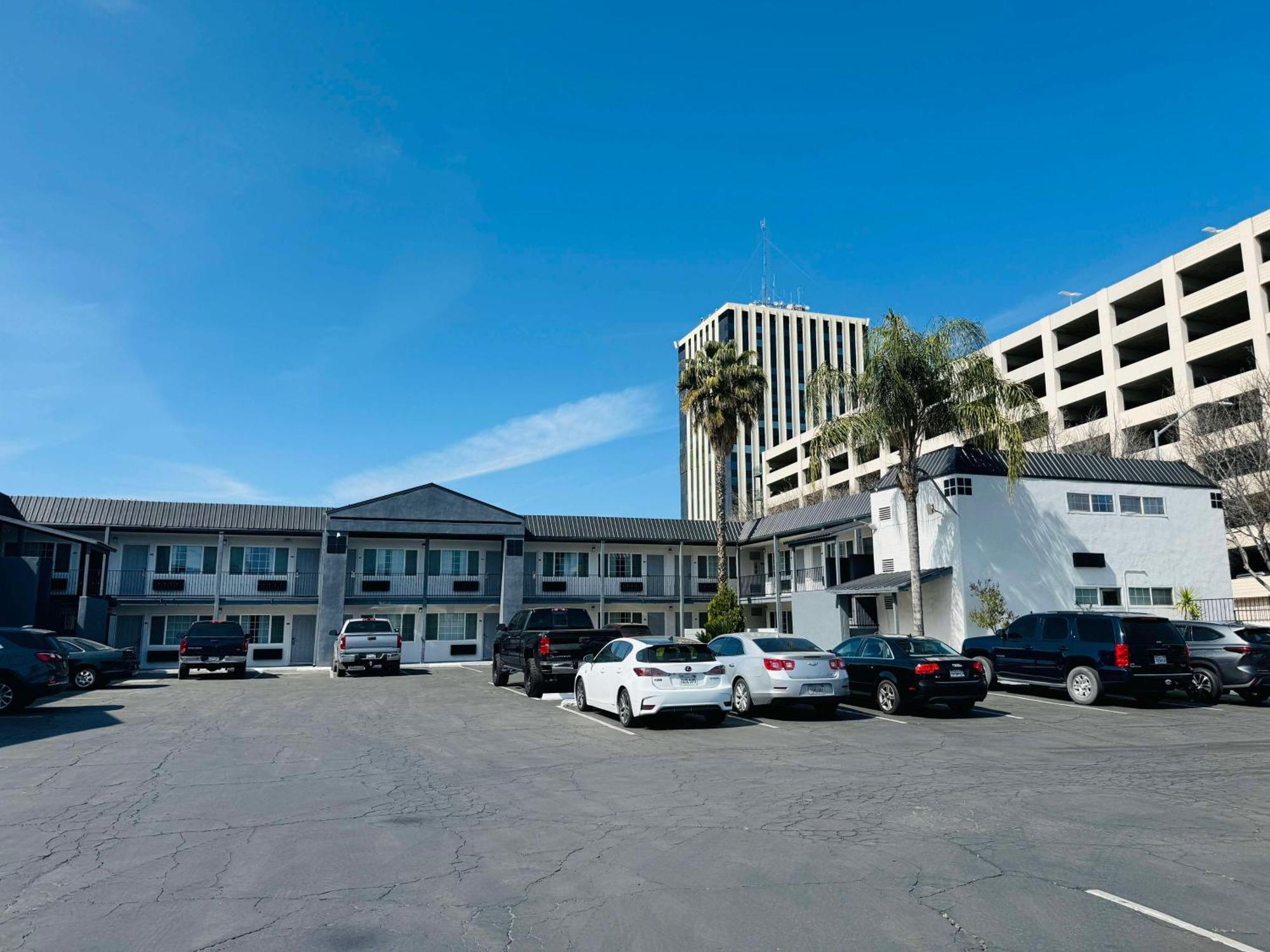 Surestay By Best Western Fresno Central Dış mekan fotoğraf